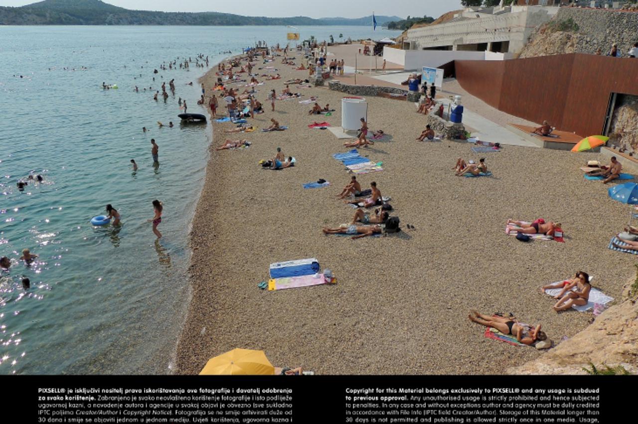 '20.07.2013.,Sibenik - Turisticka patrola u Sibeniku, Gradska plaza u Sibeniku. Photo: Dalibor Urukalovic/PIXSELL'