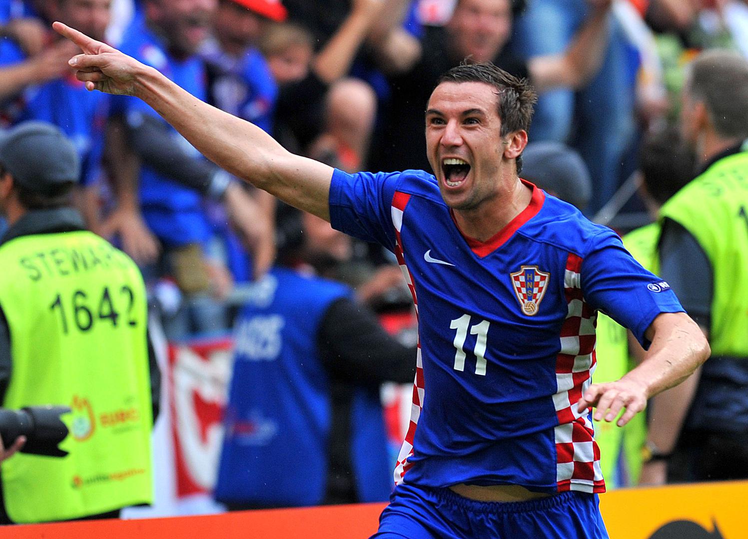 Darijo Srna zabio je prvi pogodak za Hrvatsku u 24. minuti dvoboja