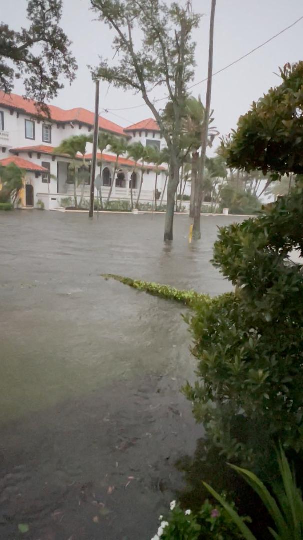 A general view of heavy rains and flooding, caused by Hurricane Idalia, in Tampa Bay, Florida, U.S. August 30, 2023, in this screen grab taken from a social media video. @lizpalmer44 via X/via REUTERS  THIS IMAGE HAS BEEN SUPPLIED BY A THIRD PARTY. MANDATORY CREDIT. NO RESALES. NO ARCHIVES. Photo: @LIZPALMER44 VIA X/REUTERS