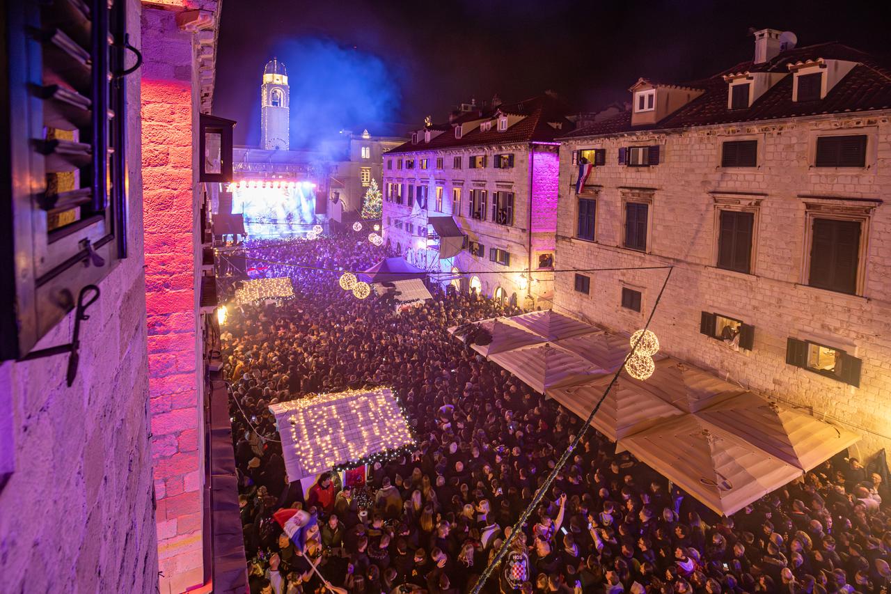 Dubrovnik: Thompson održao koncert na Stradunu