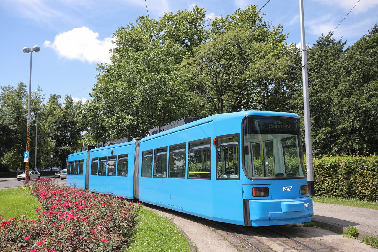 Zagreb: U podne sa stajališta Park Maksimir krenuo je voziti drugi po redu tramvaj iz Augsburga