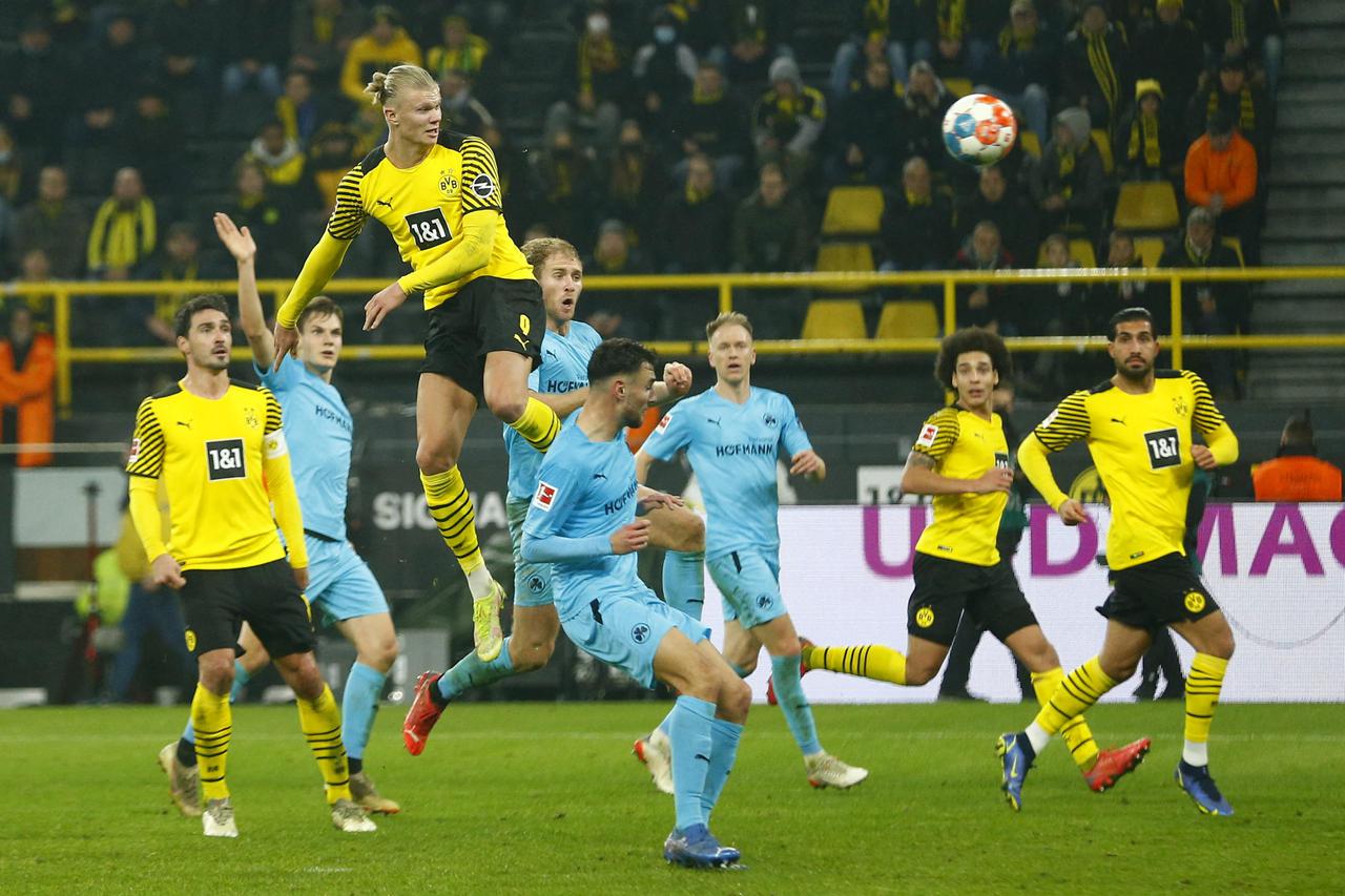 Bundesliga - Borussia Dortmund v Greuther Fuerth