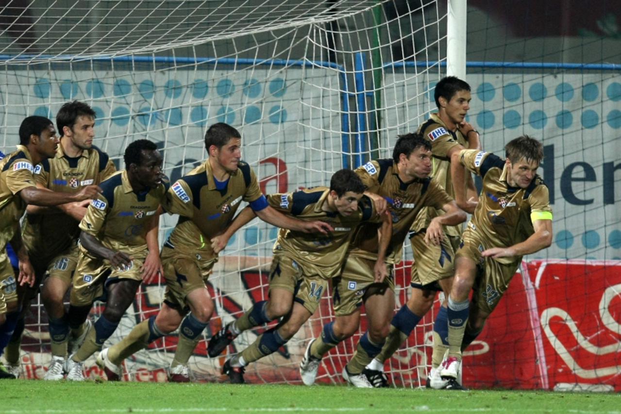 '22.08.2010., Koprivnica - Nogometna utakmica 5. kola Prve HNL izmedju NK Slaven Belupo i NK Dinamo. Sammir, Badelj, Chago, Ademi, Vrsaljko, Calello, Rukavina, Biscan. Photo: Sanjin Strukic/PIXSELL'