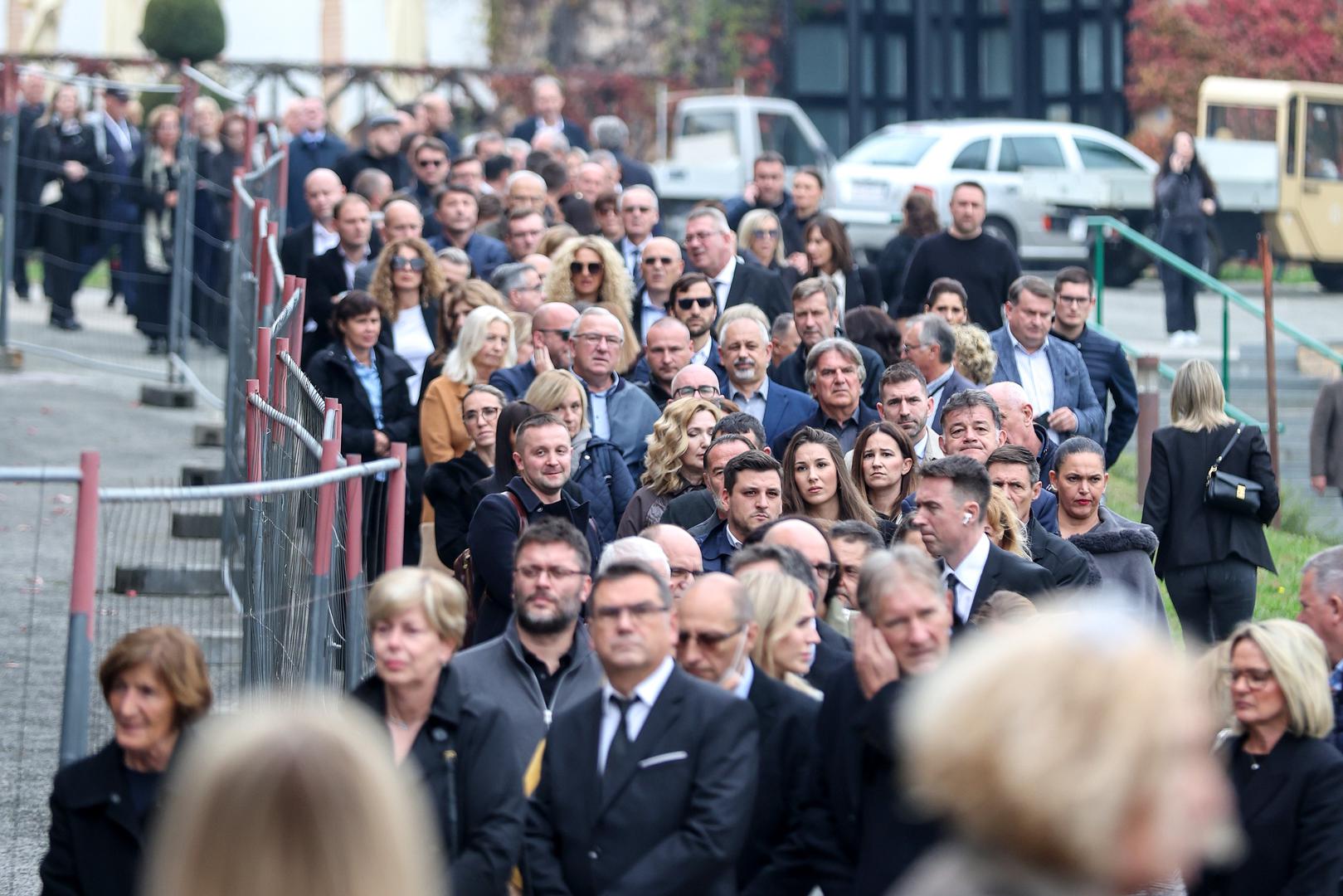 Prisutni se prisjećaju Ćorušićevog nesebičnog rada i predanosti svom pozivu. 