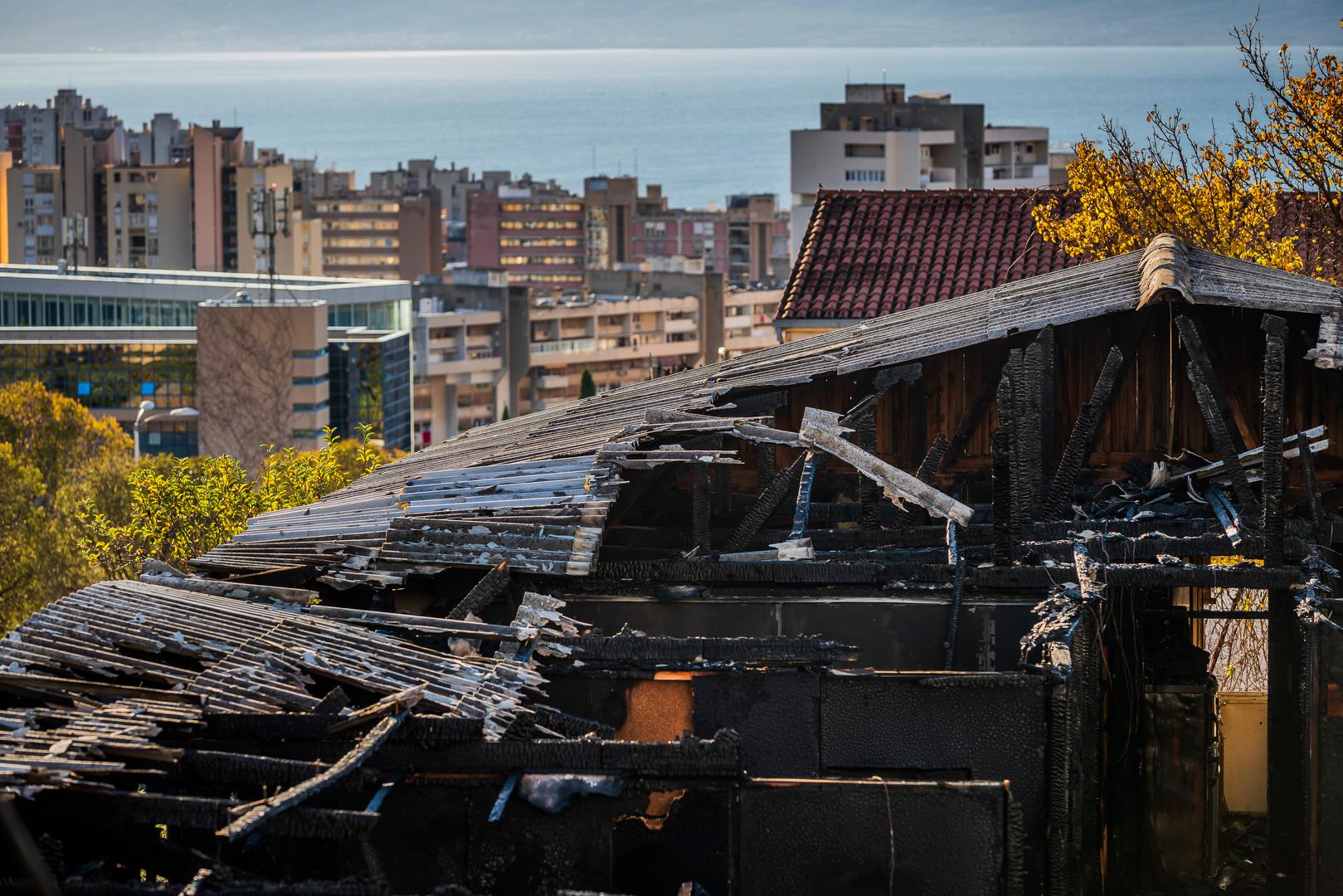 06.12.2023., Split - Pozar drvenog objekta na Sucidru. Jutro nakon pozara koji je progutao drvenu baraku. Photo: Zvonimir Barisin/PIXSELL