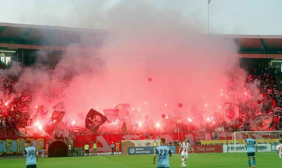 The match of the fourth round of the Linglong Tire Super League of Serbia between FK Crvena zvezda and FK Napredak was played at the Rajko Mitic Stadium. 

Utakmica cetvrtog kola Linglong Tire Super liga Srbije izmedju FK Crvena zvezda i FK Napredak odigr