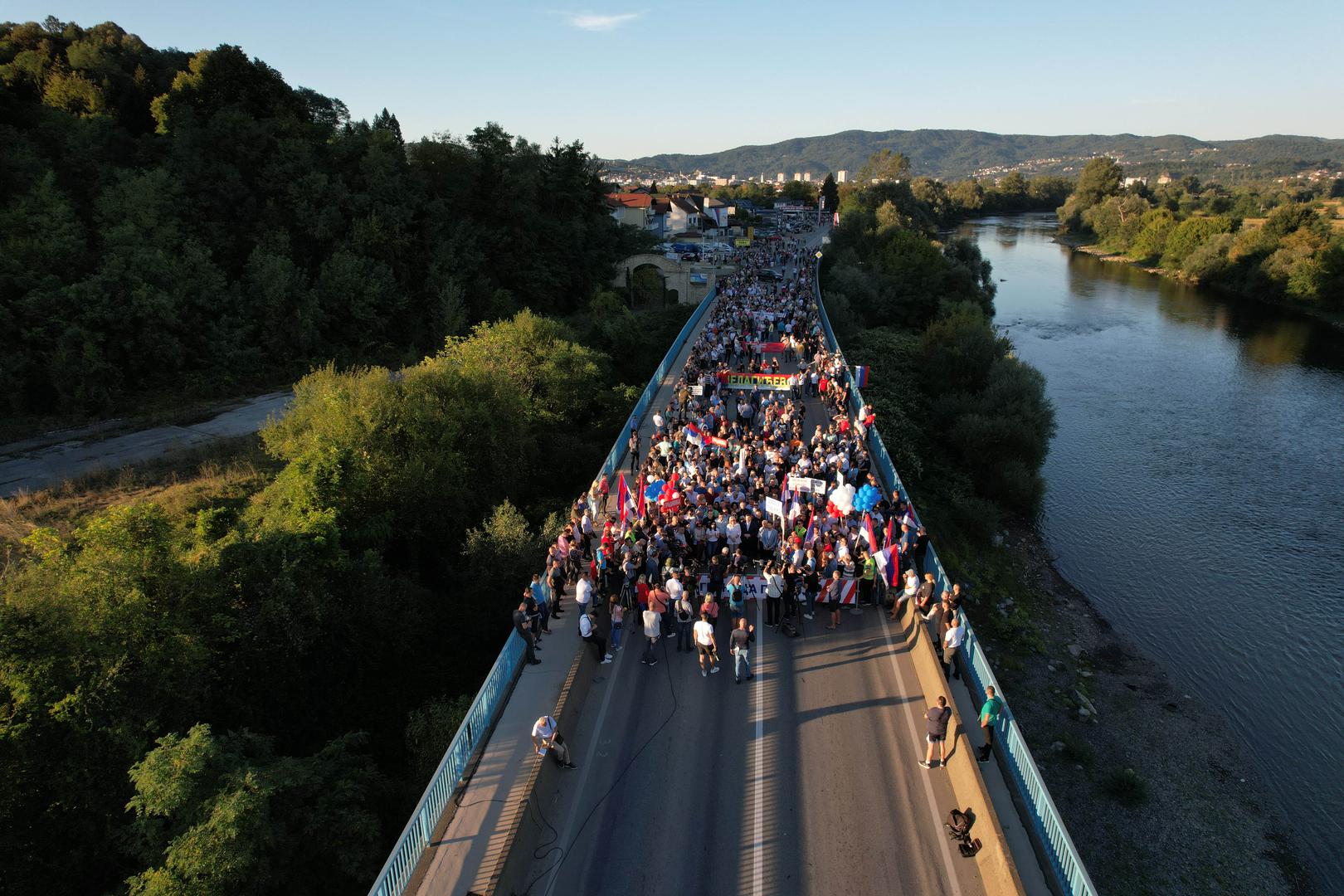 01.09.2023., Doboj, Bosna i Hercegovina - Odbor za zastitu prava Srba u FBiH organizirao je prosvjed na samoj granici, a organiziran je kao reakcija na odluku Ministarstva unutrasnjih poslova Kantona Sarajevo da zabrani prosvjedni skup pred Tuziteljstvom BiH zbog optuznice protiv predsjednika RS Milorada Dodika.  Photo: Dejan Rakita/PIXSELL