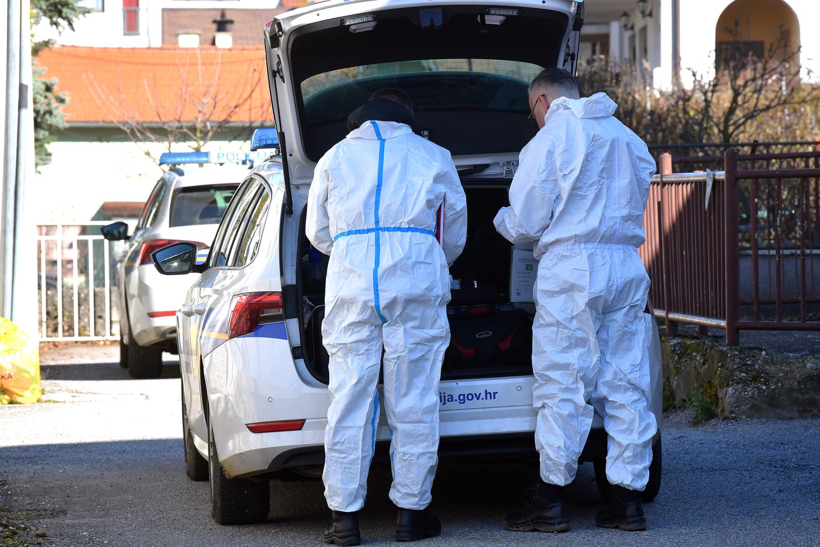 14.02.2024., Zagreb - Pozar u obiteljskoj kuci u kojem je smrtno stradala jedna osoba. Ocevid je u tijeku. Photo: Sandra Simunovic/PIXSELL