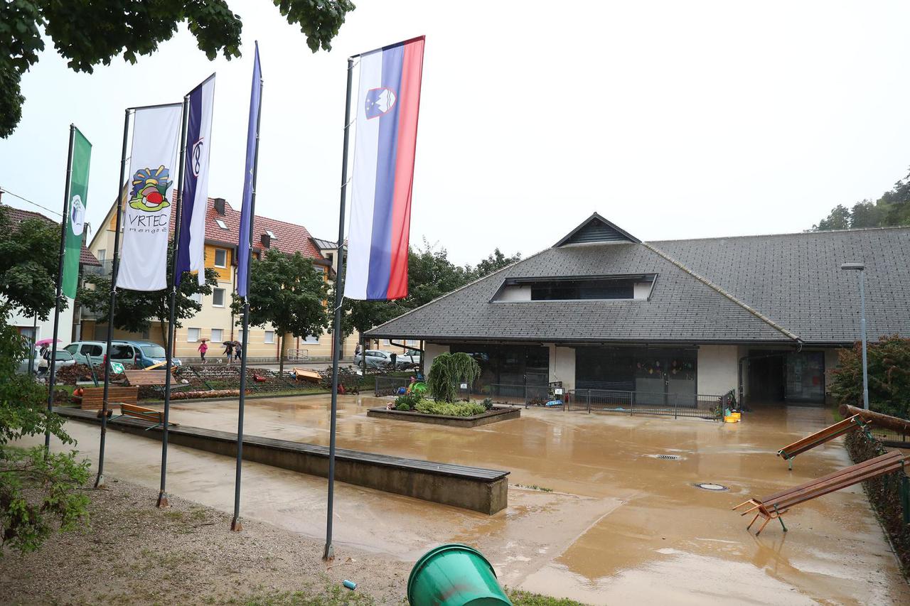 Mengeš: Potpuno uništen dječji vrtić nakon velike bujice