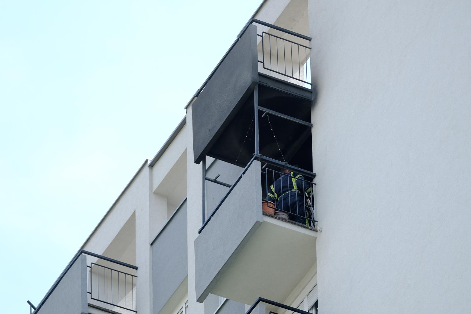 01.05.2022., Zagreb - U nedjelju ujutro izbio je pozar na 14. katu nebodera na Zitnjaku. Brzom reakcijom gradana i vatrogasaca pozar je ugasen. Photo: Slaven Branislav Babic/PIXSELL