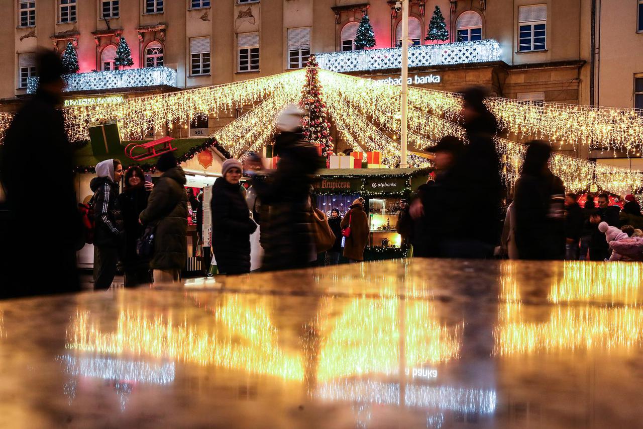 Zagreb: Zagrebački Advent na Trgu bana Jelačića