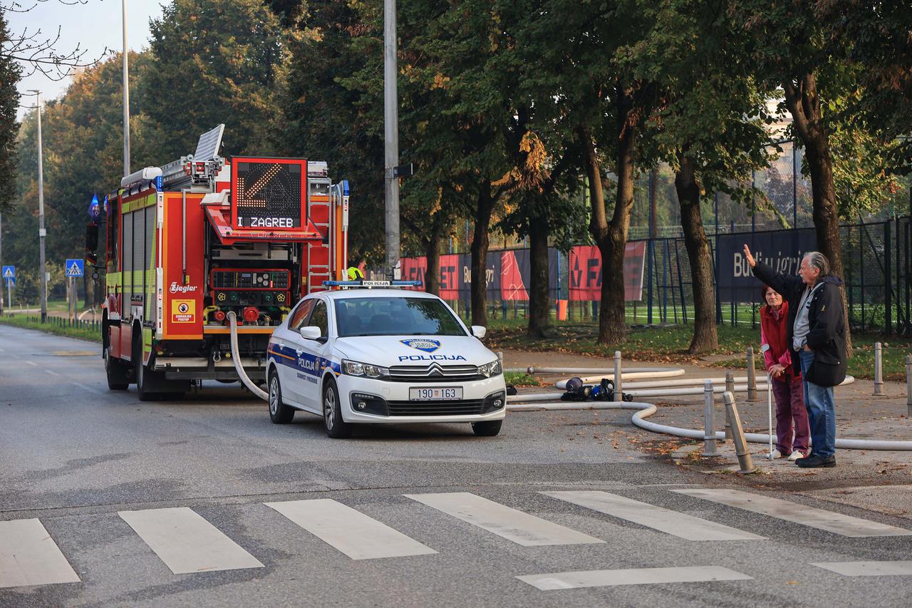 Zagreb: Vatrogasci saniraju posljedice požara na Krugama