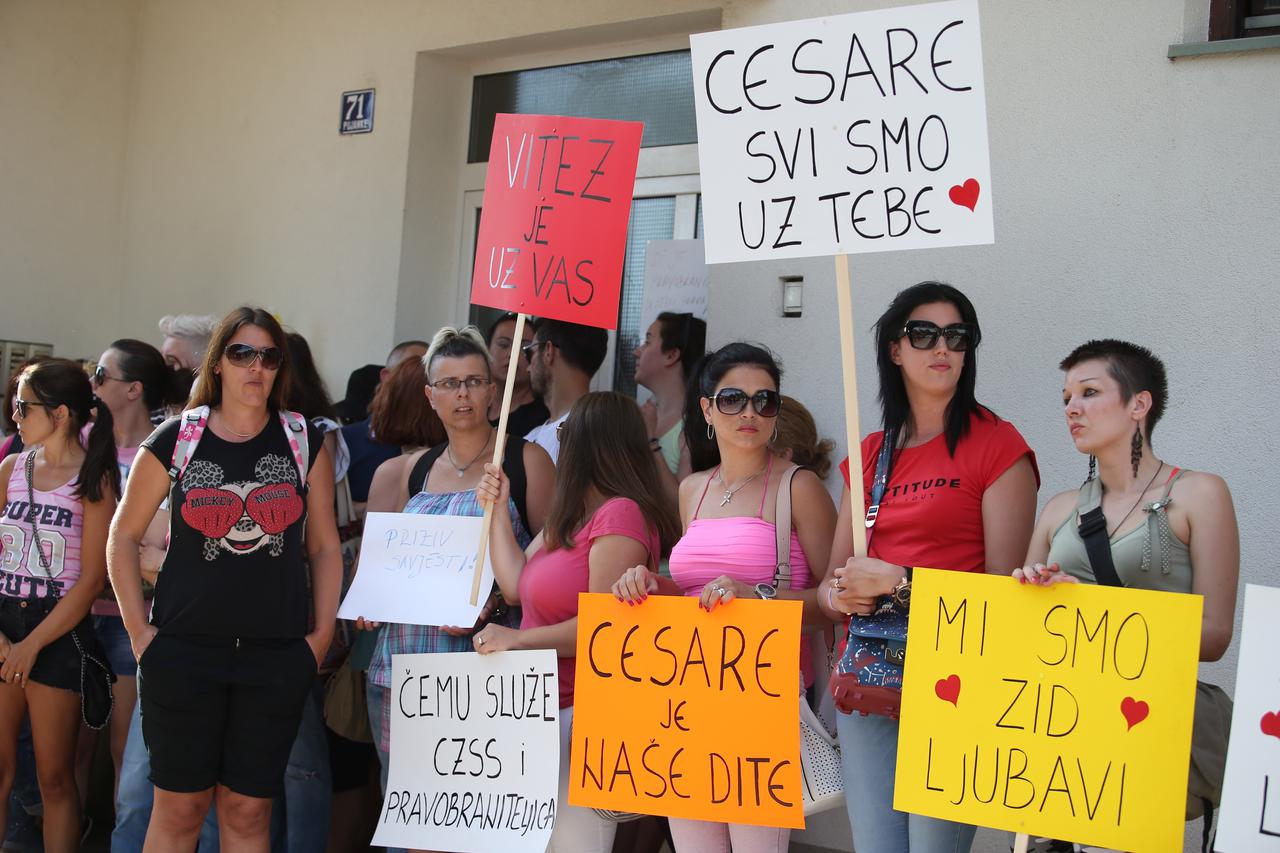 Split: Građani prosvjedom pokušavaju spriječiti ovrhu nad 7-godišnjim Cesareom