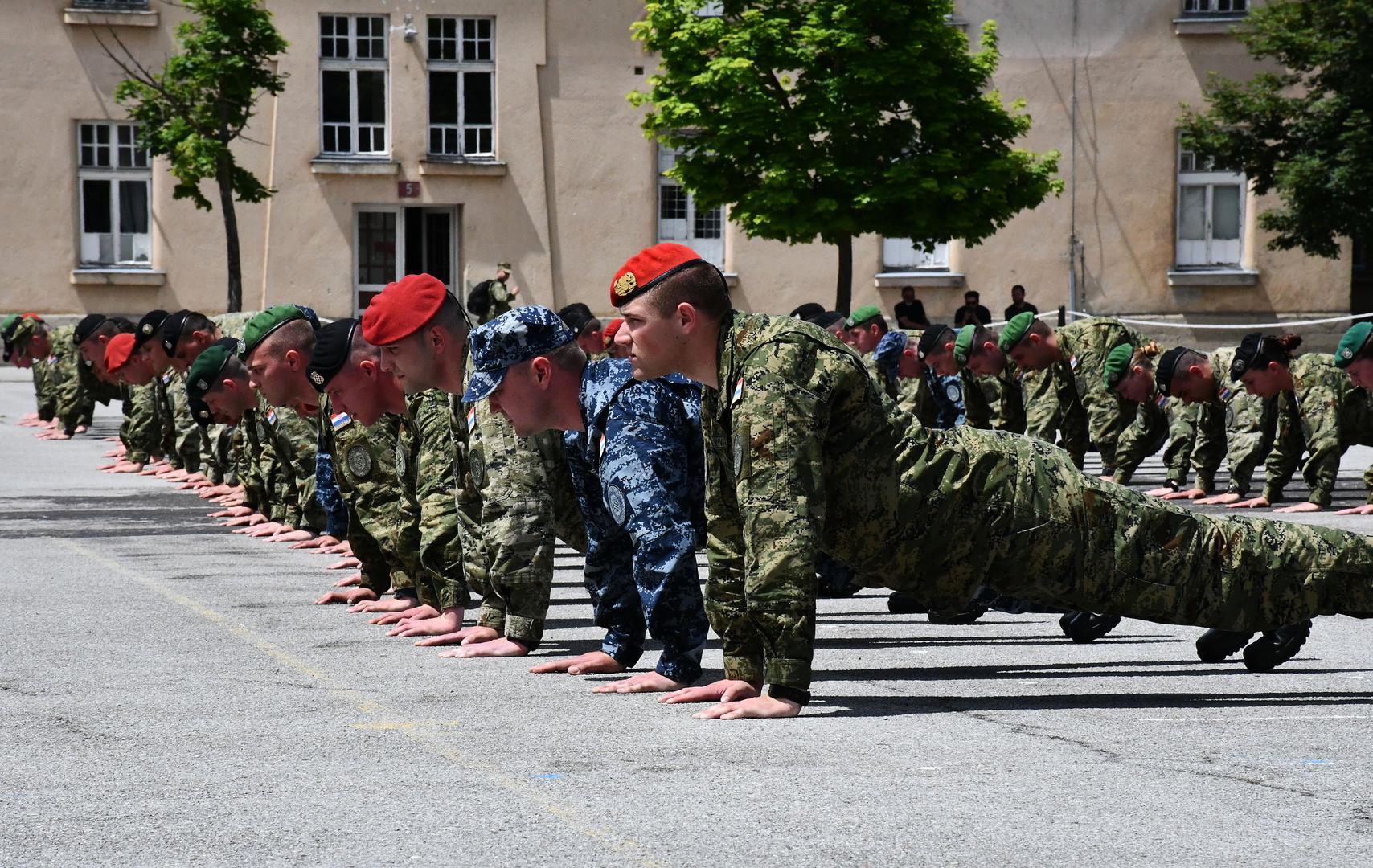 07.06.2023., Pozega - U vojarni 123. brigade HV u Pozegi odrzana je svecana promocija polaznika 30. narastaja Izobrazbe za razvoj vodja Docasnicke skole "Damir Tomljanovic Gavran". Izobrazbu je uspjesno zavrsilo 16 polaznica i 58 polaznika, a cilj izobrazbe stjecanje znanja i kompetencija za uspjesno obnasanje prvih docasnickih duznosti i provedbu zadaca na ustrojbenim mjestima skupnika. Photo: Ivica Galovic/PIXSELL