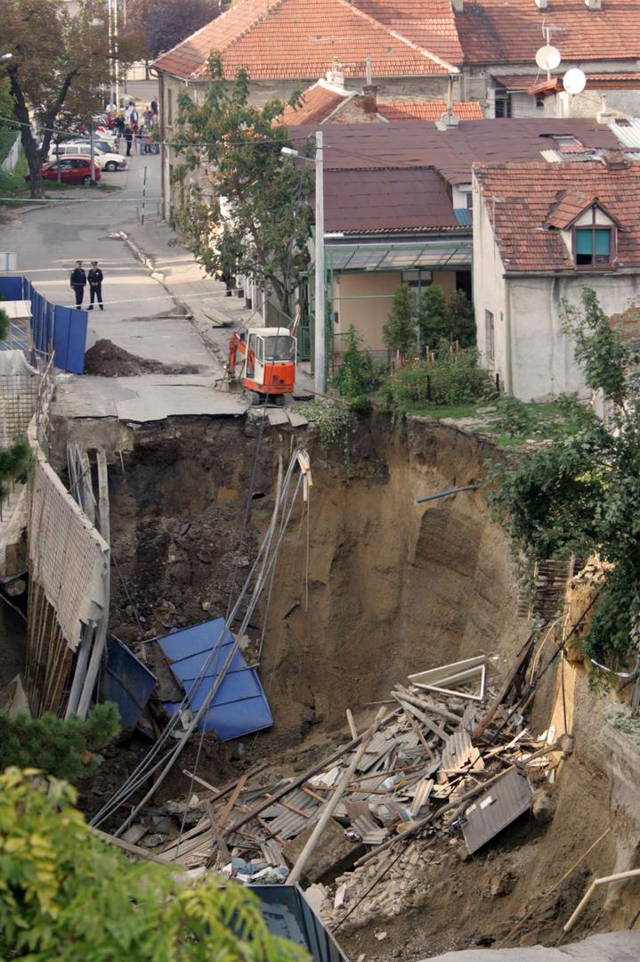 23.09.2007.,Zagreb,Kupska ulica - Dio ulice urusio se zbog izvodjenja gradjevinskih radova na izgradnji poslovne zgrade Hrvatske elektroprivrede (HEP) s podzemnom garazom i trafostanicom. r"nPhoto: Robert Anic/PIXSELL