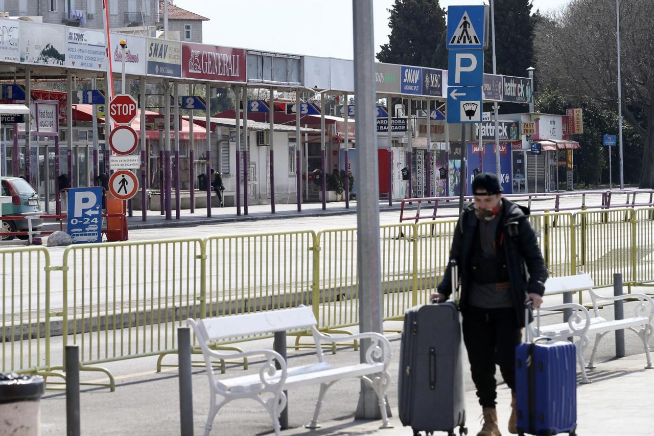 Split: Sve je prazno na autobusnom kolodvoru nakon ukidanja međugradskih linija