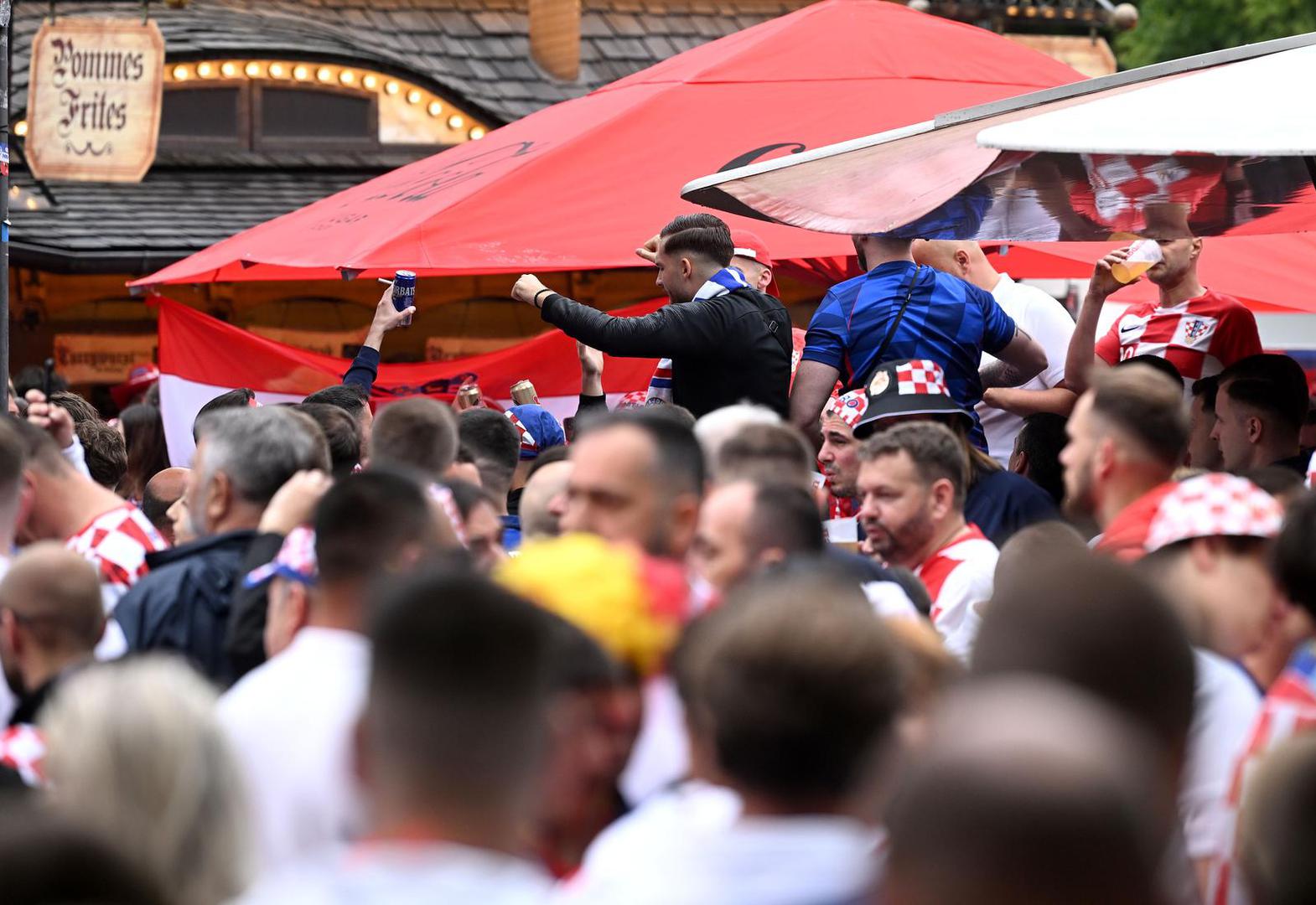 15.06.2024., Berlin, Njemacka - Navijaci u gradu prije prve utakmice na europskom prvenstvu, spanjolska hrvatska.  Photo: Marko Lukunic/PIXSELL