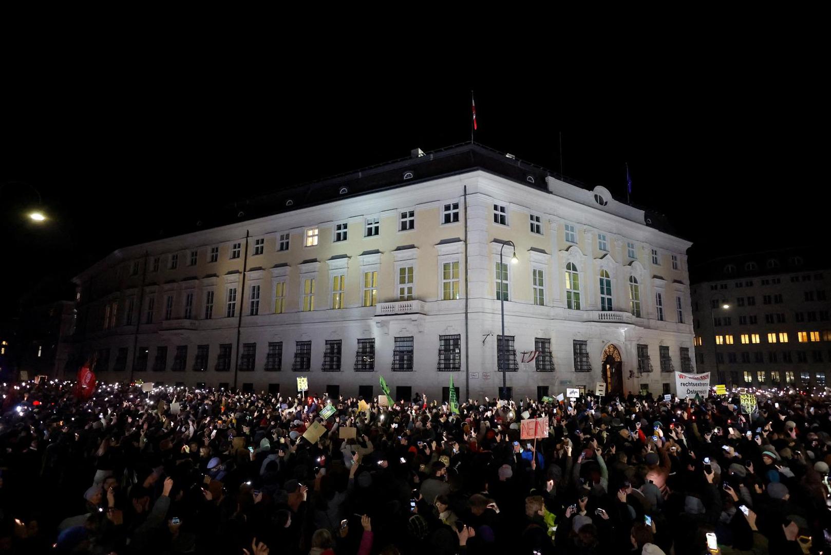 Protesters demonstrate against far-right Freedom Party (FPO) in Vienna, Austria, January 9, 2025. REUTERS/Lisa Leutner Photo: LISA LEUTNER/REUTERS