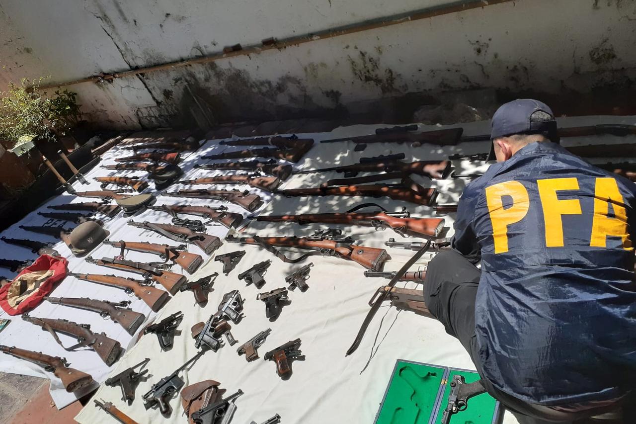 Argentine police seize Nazi paraphernalia