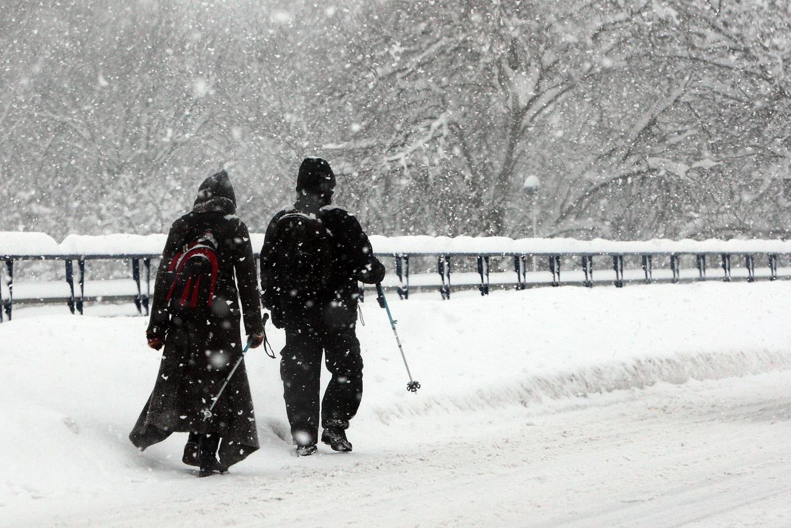 14.01.2013., Zagreb - Snijeg koj od jucer ujutro neprestano pada cini velike poteskoce u prometu  po gradu.rPhoto: Borna Filic/PIXSELL