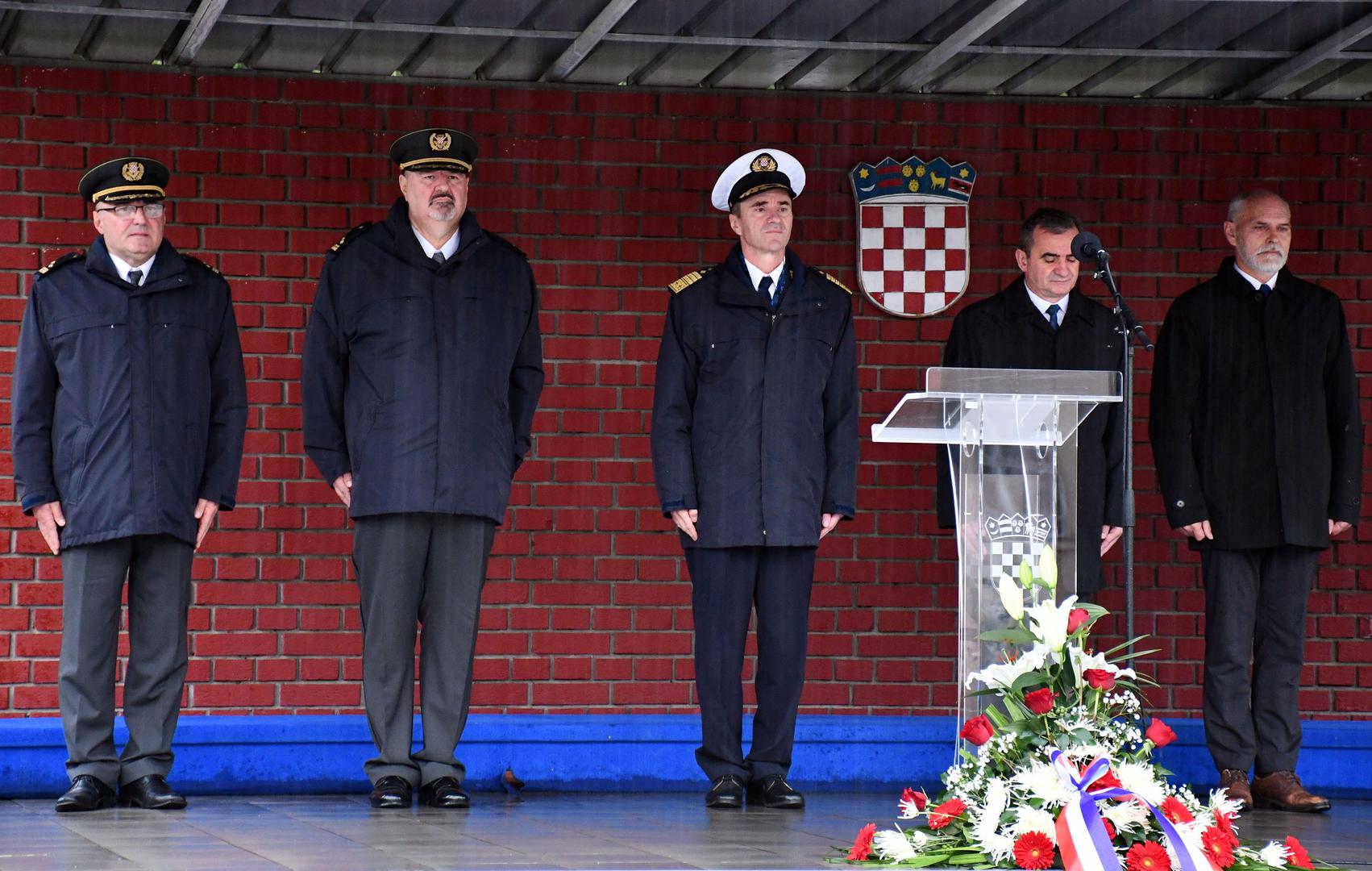 03.11.2023., Požega -  U Vojarni 123. brigade HV Pozega prisegnuo 40. narastaj rocnika na dragovoljnom vojnom osposobljavanju. Prisegu je dalo 75 rocnika, medju kojima je 62 muskarca i 13 zena. Svecanosti je nazocio nacelnik Glavnog stozera Oruzanih snaga RH admiral Robert Hranj. Photo: Ivica Galovic/PIXSELL