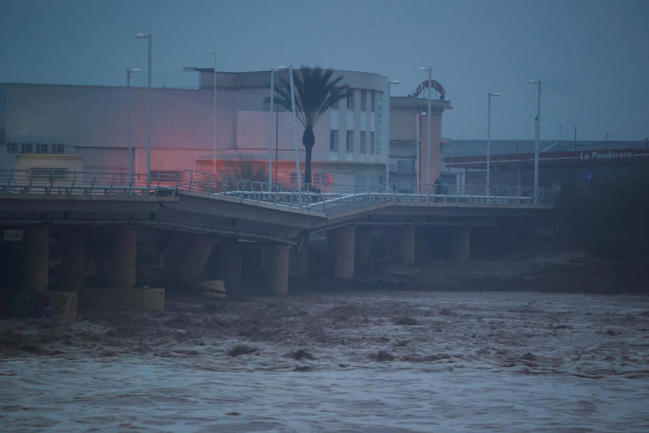 Valencia region hit by cold front causing floods in Carlet