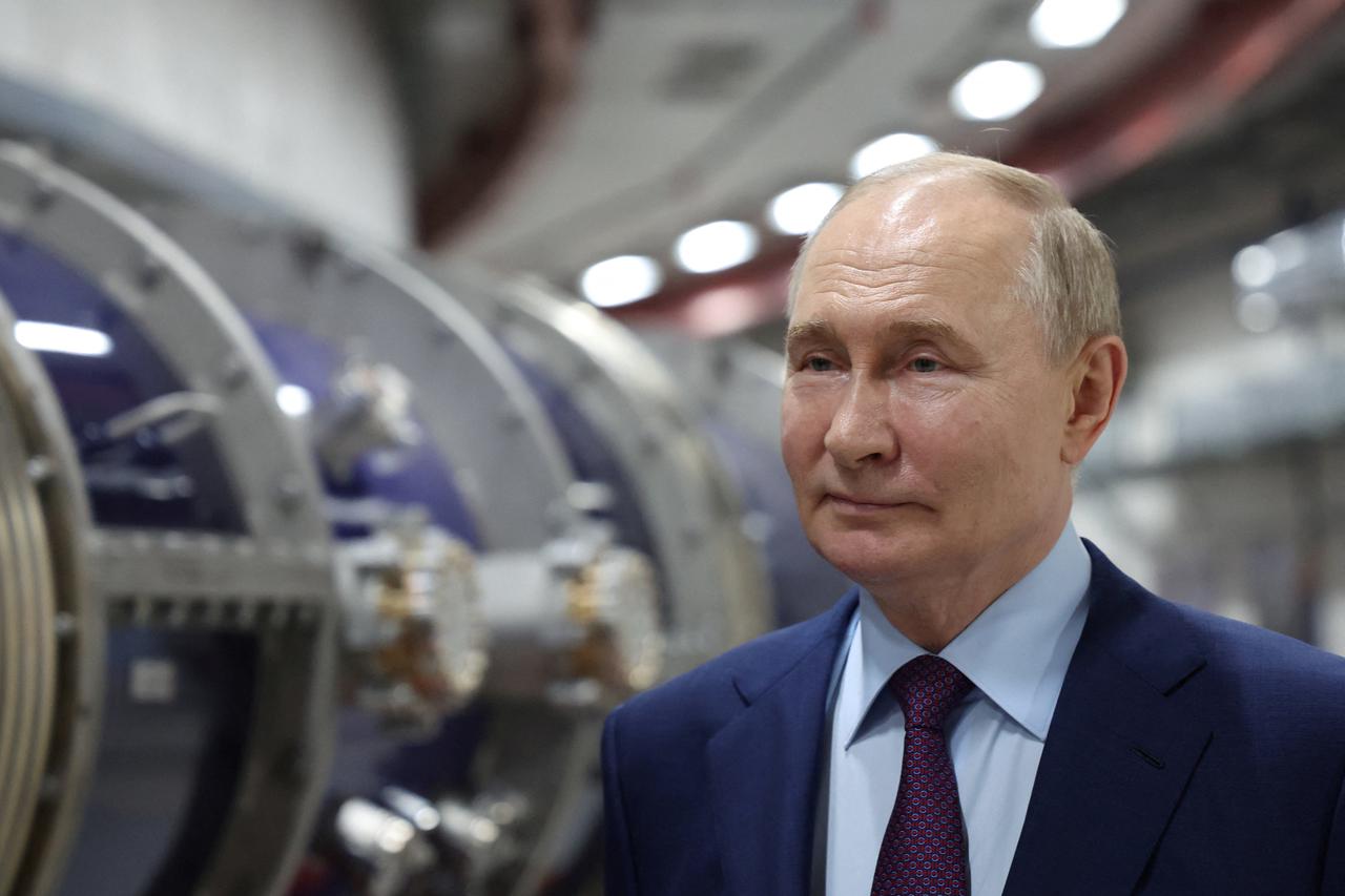 Russian President Putin visits Joint Institute for Nuclear Research near Moscow