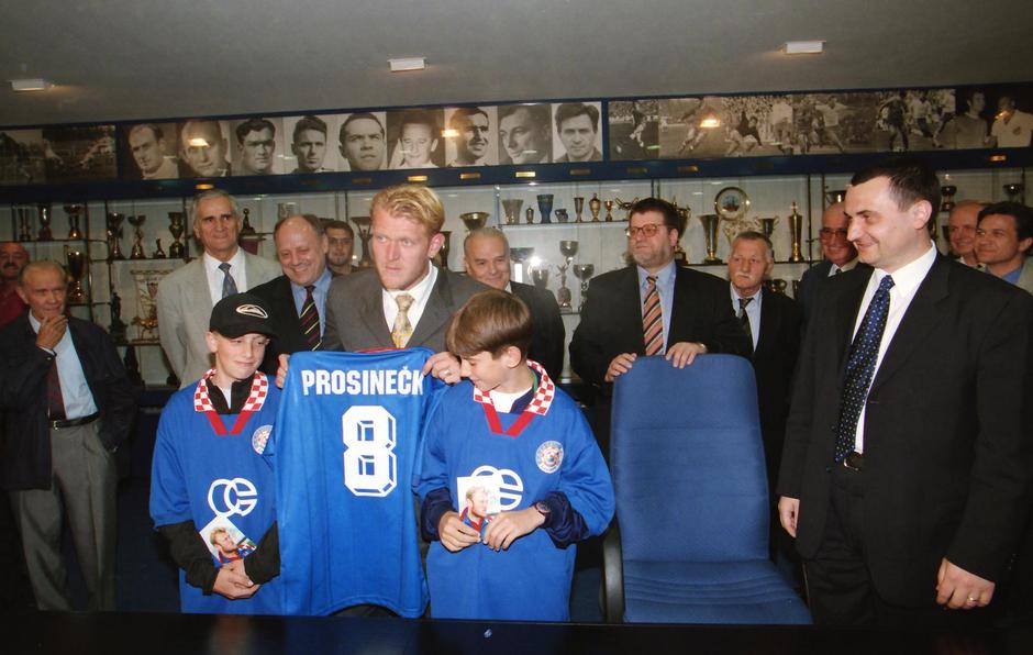 Zagreb: Prosine?ki potpisao ugovor s NK Croatia, 07.07.1997. 