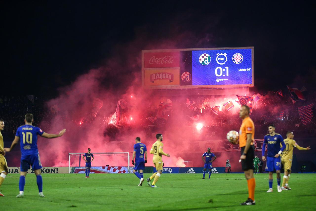 Hajduku pripao derbi: Livaja i Sahiti srušili Dinamo, Maksimirom letjele baklje
