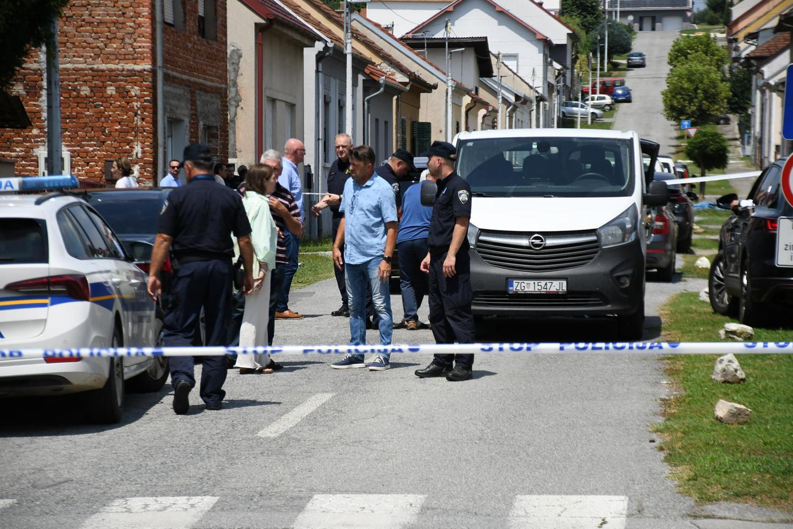 Poslije pokolja se vratio i očito tamo pričekao policiju. Motiv suludog pohoda još se ne zna