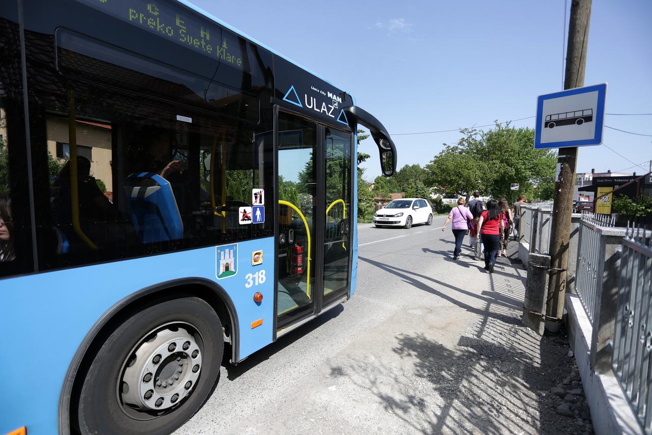 05.05.2015., Zagreb - Autobusna stanica u Utinjskoj ulici nema nadstresnicu.  Photo: Borna Filic/PIXSELL