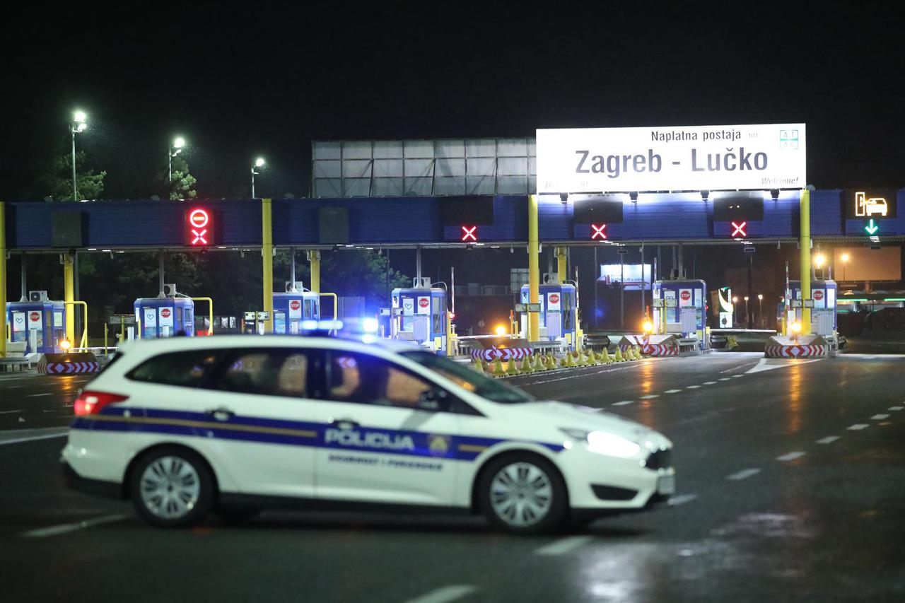 Zatvorena autocesta Zagreb - Karlovac u oba smjera, navijači se potukli s policijom