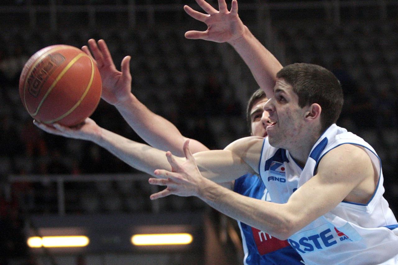 'Za Dalmaciju 160209 Kosarka / Zadar Buducnost / Toni Prostran u akciji Photo: Dino Stanin/Vecernji list'