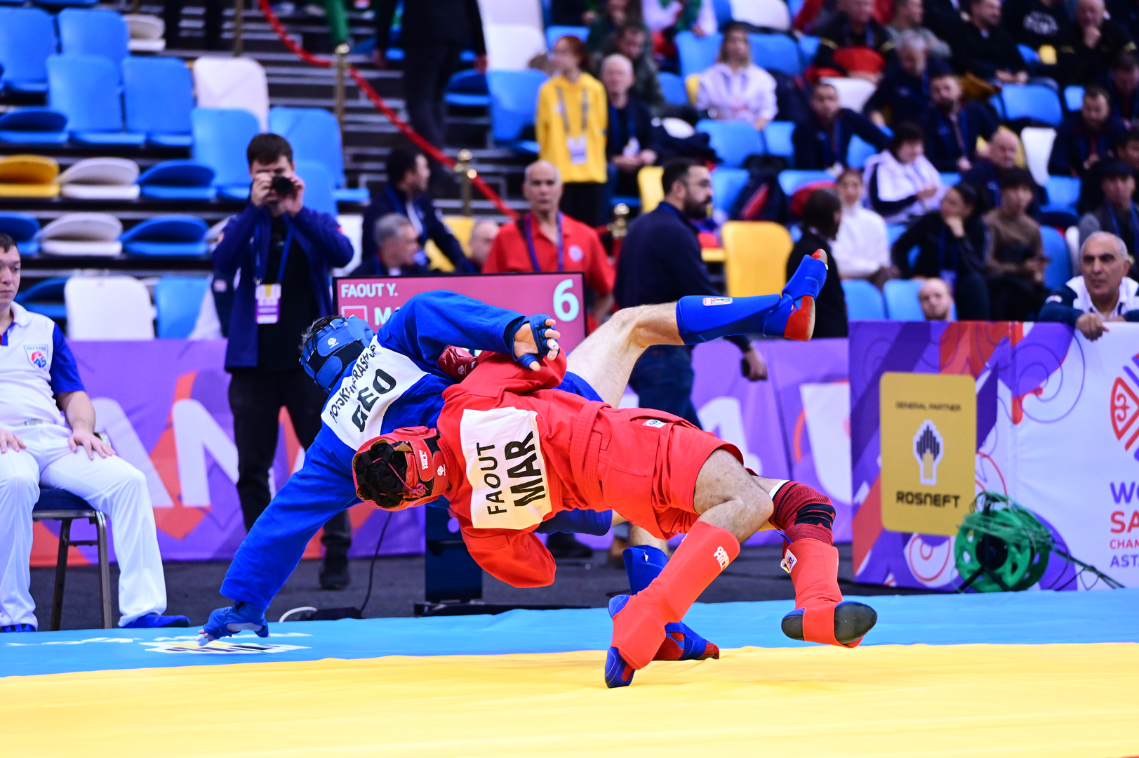 Sambo je borilačka vještina koja zapravo spaja nekoliko njih, džudo, hrvanje, MMA... To je iznimno težak i kompleksan sport. 