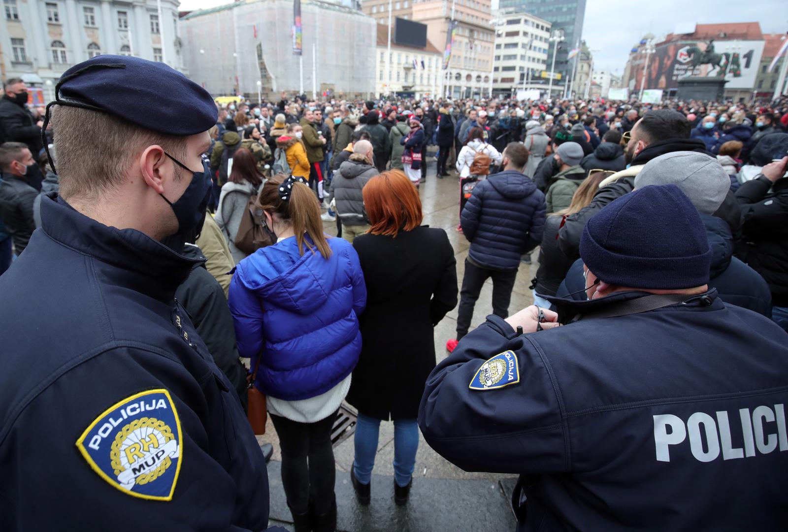 03.02.2021., Zagreb - U organizaciji Udruge Glas poduzetnika na Trgu bana Josipa Jelacica odrzan je prosvjed "zbog neadekvatnih ekonomskih mjera i diskriminatornih odluka prema dijelu poduzetnika". Photo: Sanjin Strukic/PIXSELL