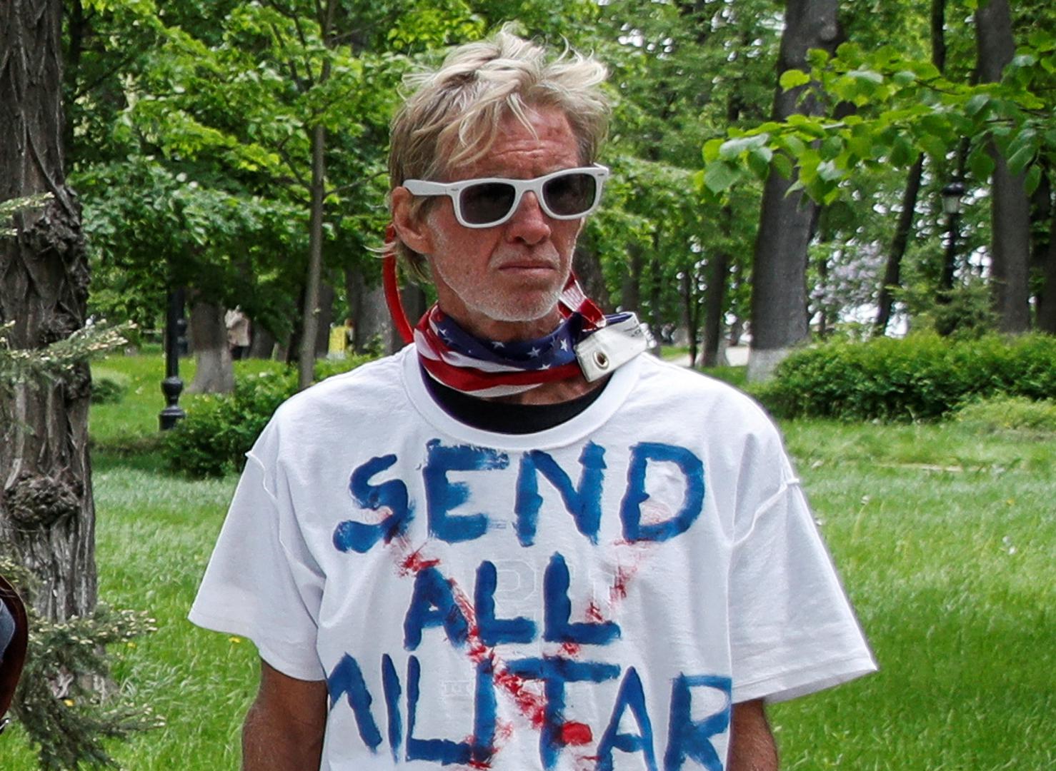 Ryan W. Routh, a suspect identified by news organizations, as the FBI investigates what they said was an apparent assassination attempt in Florida on Republican presidential nominee and former U.S. President Donald Trump, is seen during a rally demanding China's leader's assistance to organise an extraction process for Ukrainian service members from Azovstal Iron and Steel Works in Mariupol, in Kyiv, Ukraine May 17, 2022. REUTERS/Valentyn Ogirenko Photo: VALENTYN OGIRENKO/REUTERS