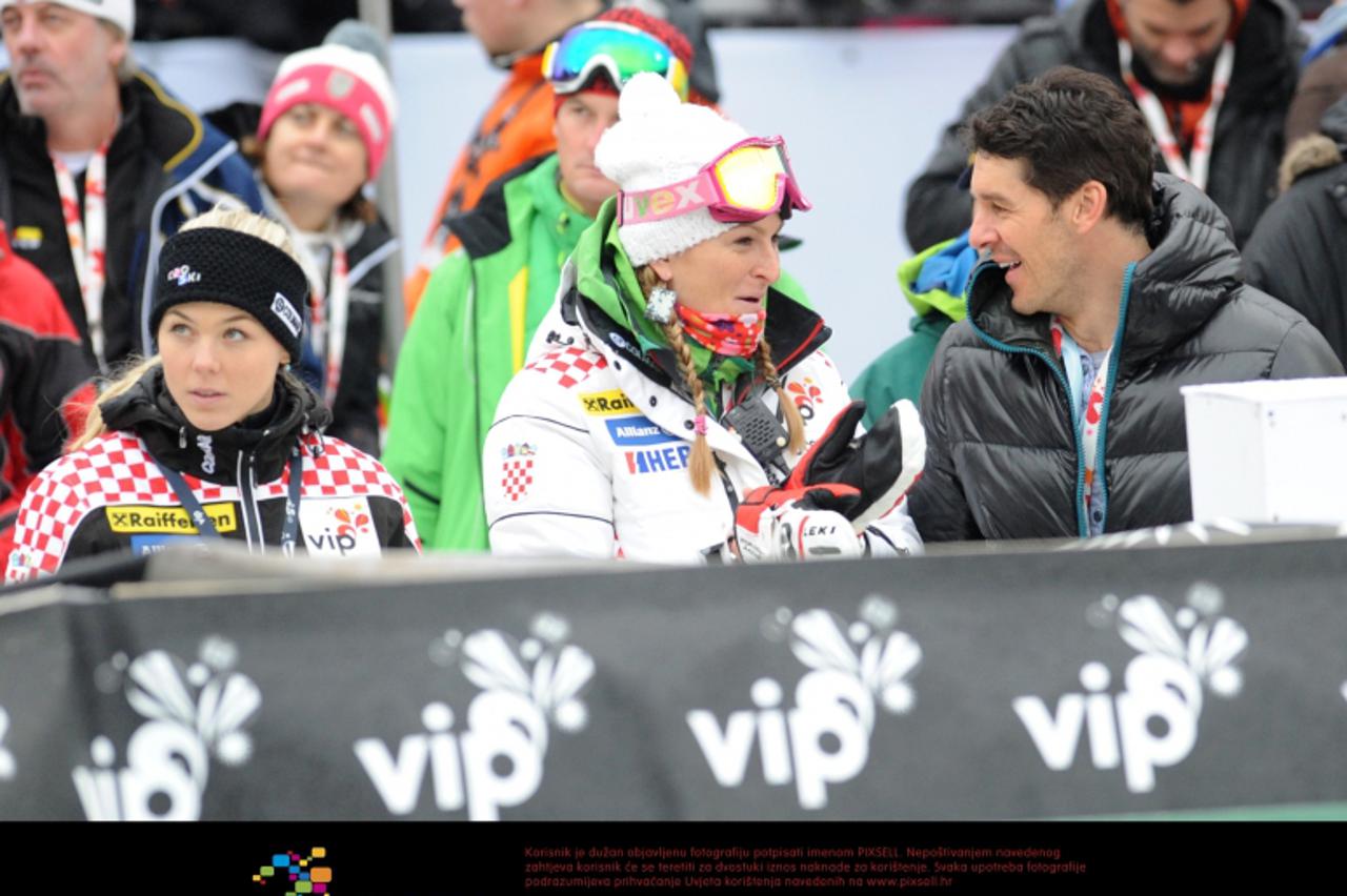 '06.01.2013., Sljeme, Zagreb - Utrka najboljih slalomasa na devetom izdanju Snjezne kraljice.  Erin Arnarsdottir, Janica Kostelic.  Photo: Daniel Kasap/PIXSELL'