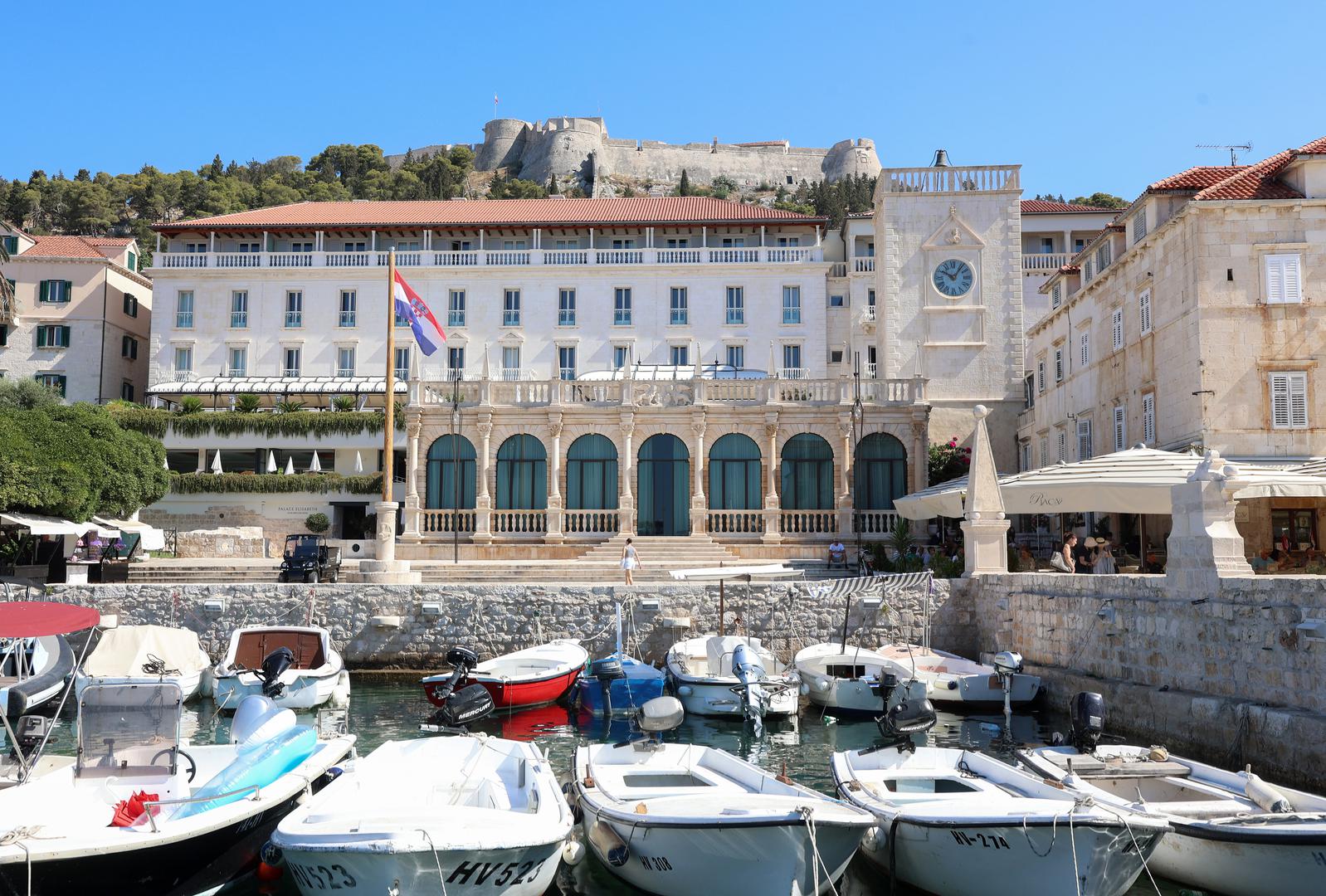 31. 07. 2024. Hvar- Hvar nakon incidenta i prosvjeda vratio se u uobicajnu turisticku kolotecinu.  Photo: Ivana Ivanovic/PIXSELL