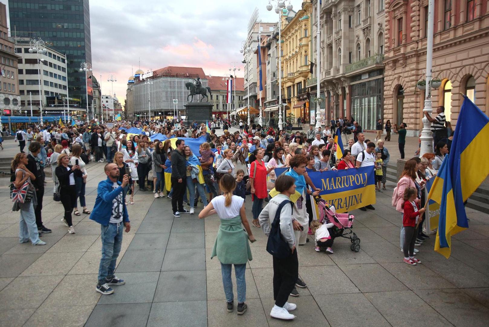 23.08.2022., Zagreb - Na Trgu bana jelacica odrzan Ukrajinski hod uz transparente i pjesmu protiv rata u Ukrajini. Photo: Lovro Domitrovic/PIXSELL