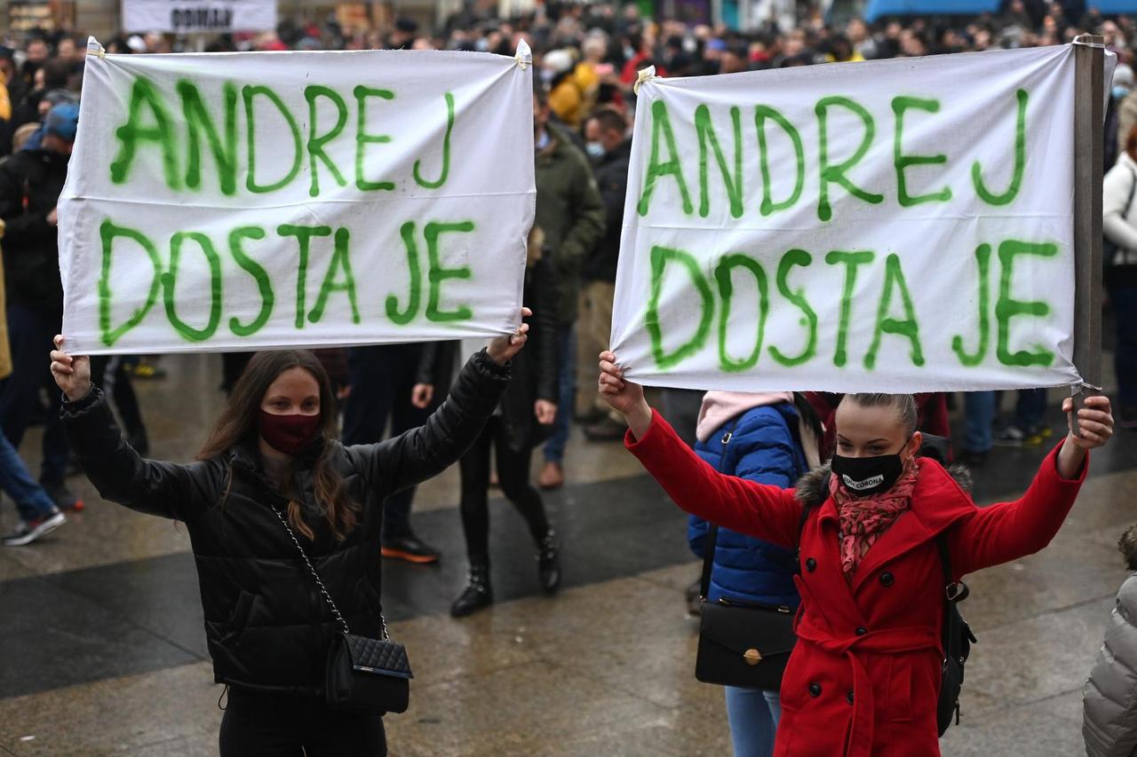 Zagreb: Transparenti na prosvjedu poduzetnika upućeni Andreju Plenkoviću