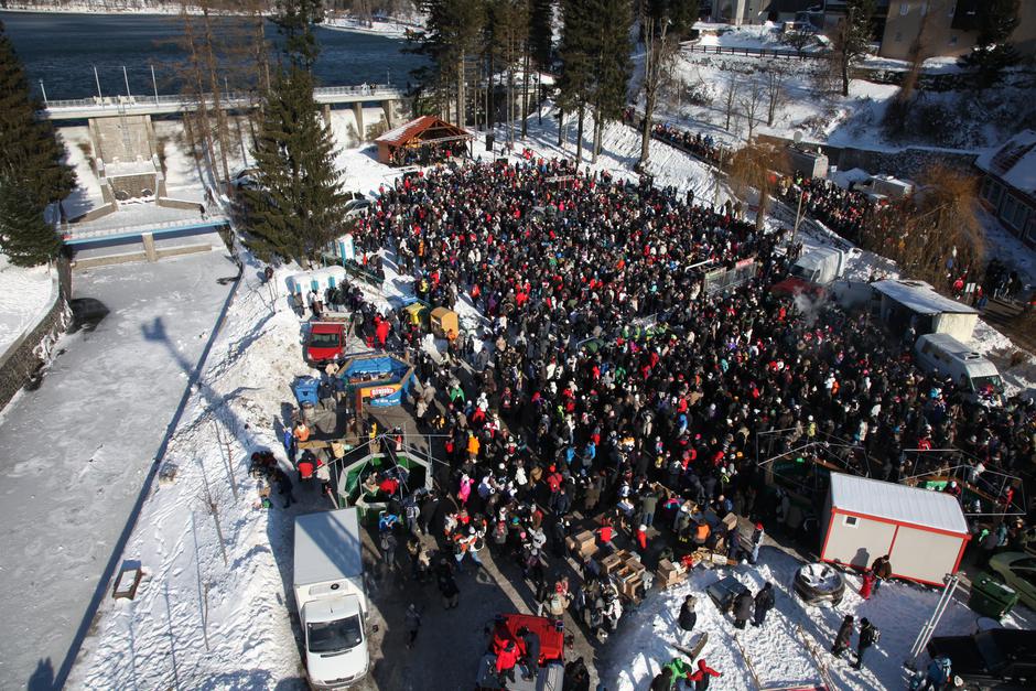 Radost Adventa i Doček Nove godine u podne u Fužinama