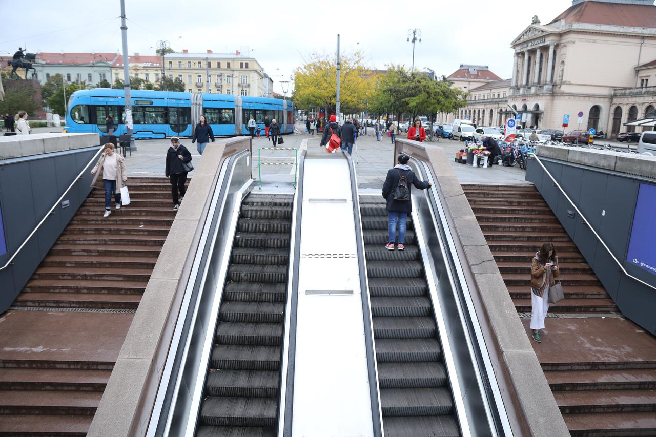 Zagreb: U Importanne centru ne radi jedan smjer pokretnih stepenica