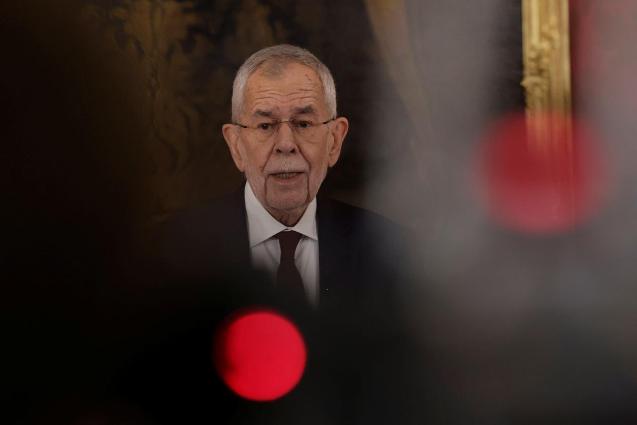 Austrian President Alexander Van der Bellen delivers a statement in Vienna