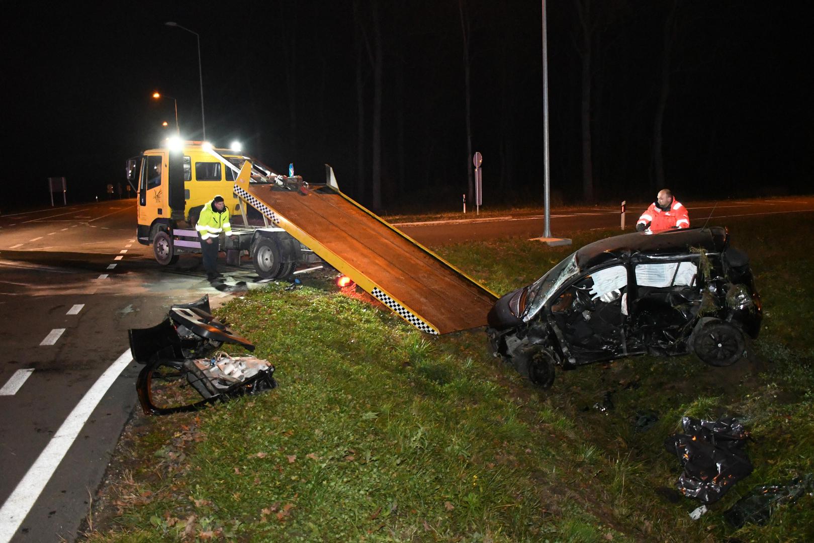 16.11.2021., Bjelovar - U sudaru dva automobila na raskrizju ceste Put zrtava u Lugu i istocne zaobilaznice jedna je osoba smrtno stradala.
