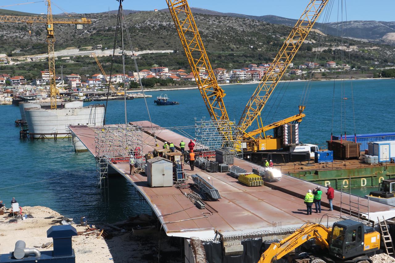 Trogir: Radovi na Čiovskom mostu polako napreduju