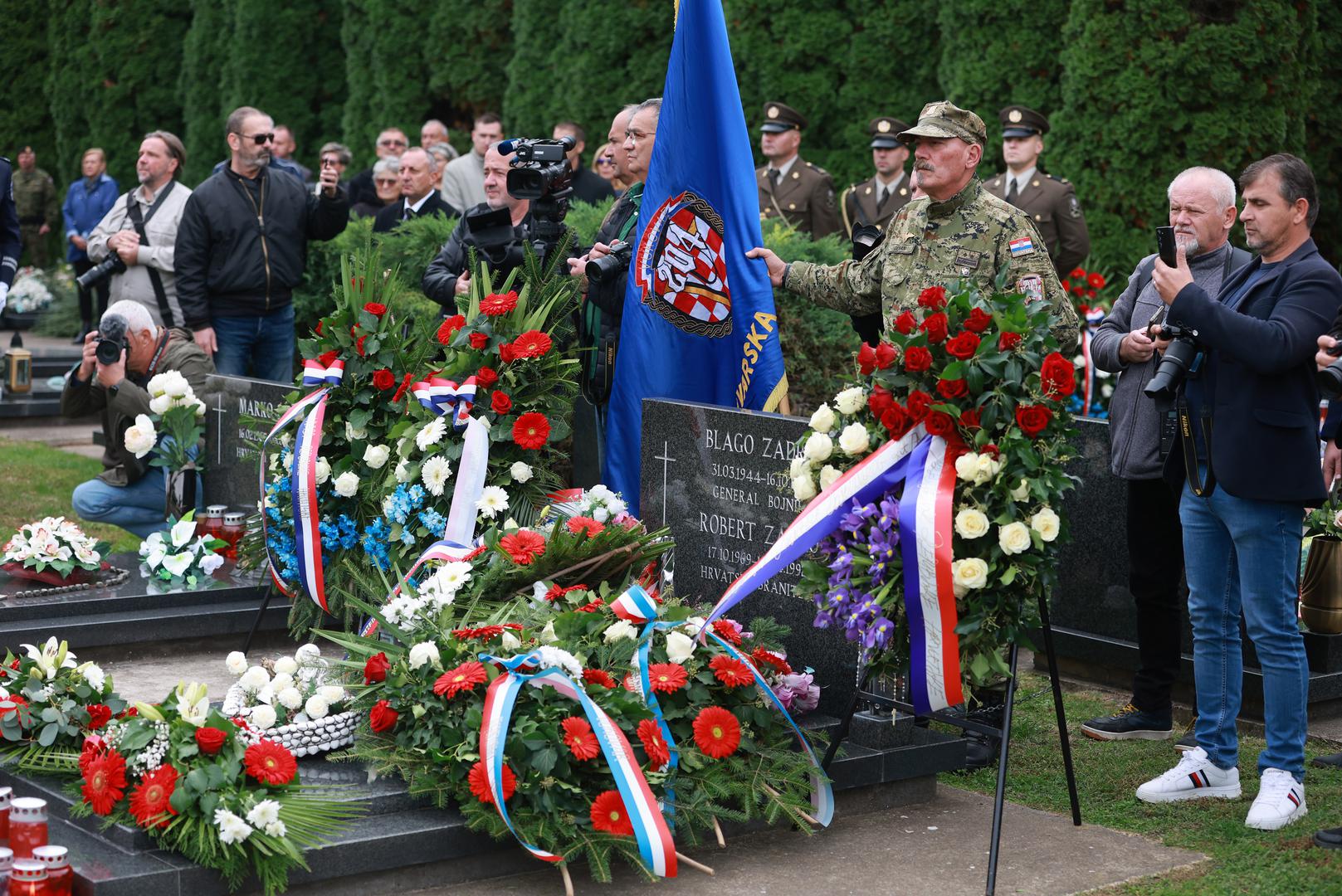 16.10.2024., Vukovar - Memorijalno groblje zrtava iz Domovinskog rata, Obilježavanje 33. godisnjice pogibije general-bojnika Blage Zadre i pukovnika Alfreda Hilla. Program obiljezavanja zapoceo je polaganjem vijenaca na mjesta vjecnih pocivalista general-bojnika Blage Zadre i pukovnika Alfreda Hilla. Photo: Davor Javorovic/PIXSELL