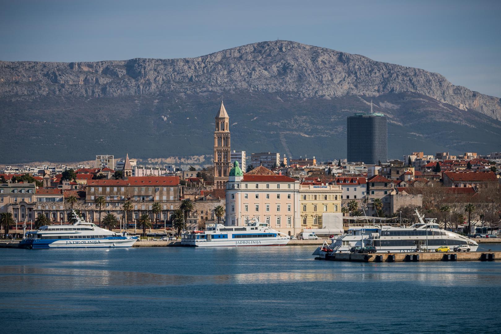 Od općepriznatih zemalja Hrvatsku je prvi priznao Island, 19. prosinca 1991.