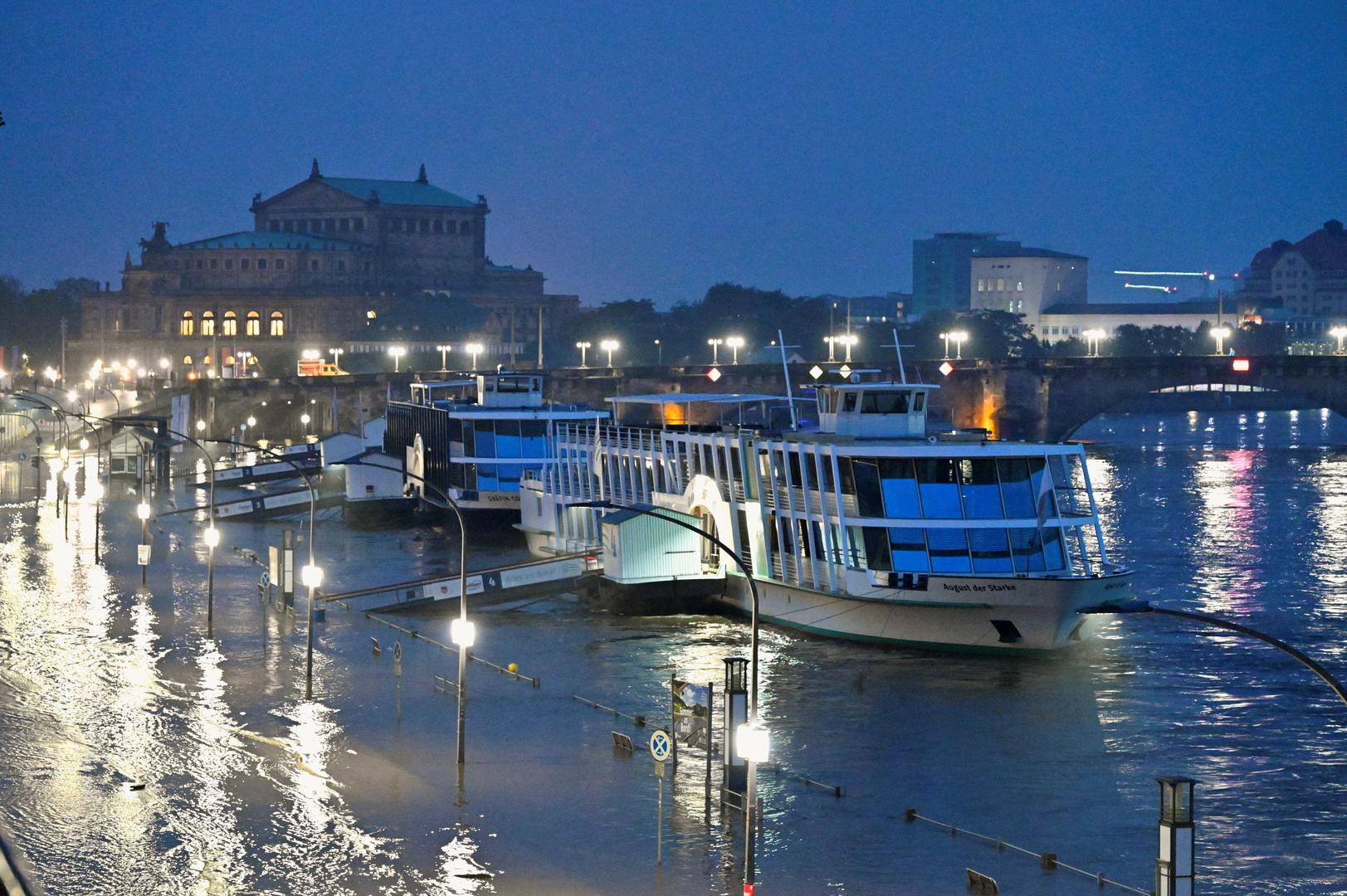 A view of the flooding Elbe river in Dresden, Germany September 17, 2024. REUTERS/Matthias Rietschel Photo: MATTHIAS RIETSCHEL/REUTERS