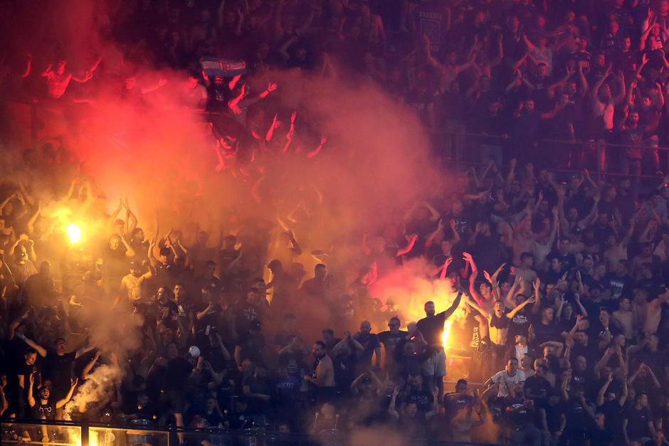 Atmosfera na San Siru na utakmici UEFA Lige prvaka između Milana i Dinama