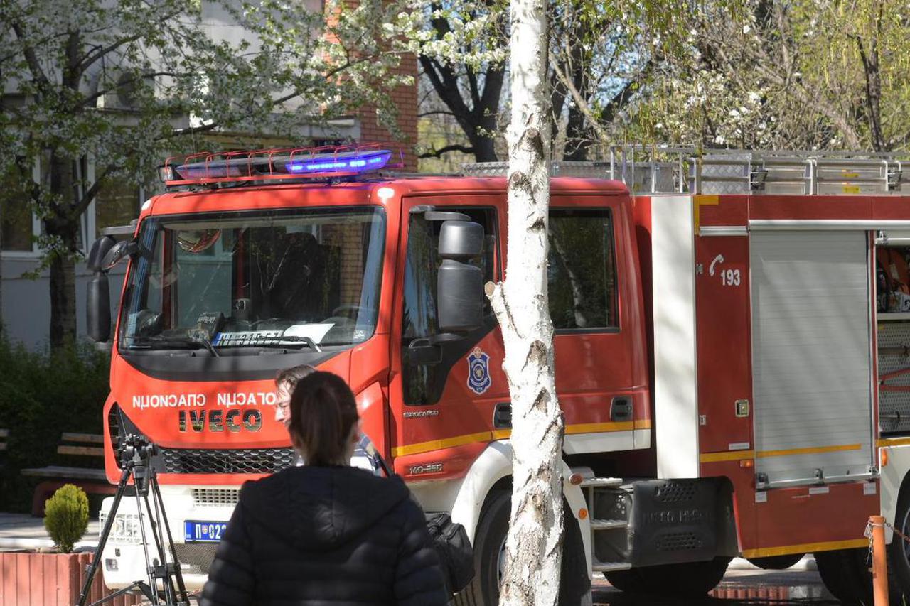 Niš: U studentskom domu pokraj Elektronskog fakulteta izbio požar koji je brzom intervencijom vatrogasaca lokaliziran